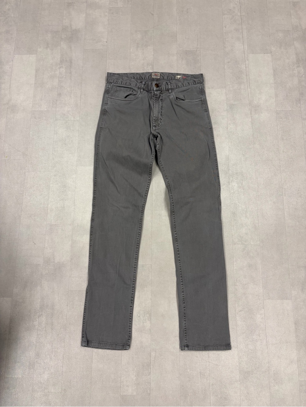 Men's Faherty Gray Slim Leg Jeans - Classic Everyday Fit